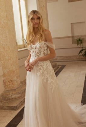 6.1Adorious Collection_Arieke_CU Front